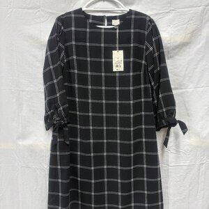 Womens Black and White Striped Dress